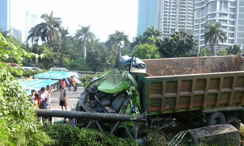 Tol Jakarta-Merak Tidak Bisa Dilintasi