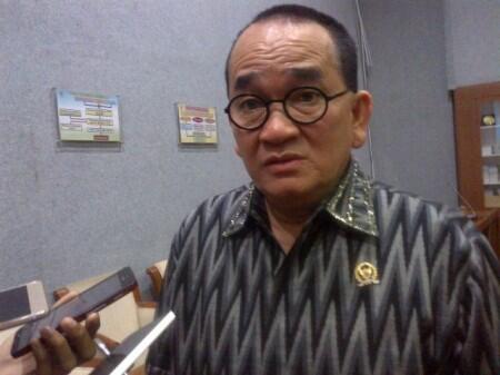 Ruhut Mau jadi Dukun Politik kalau PDIP Dukung Ahok