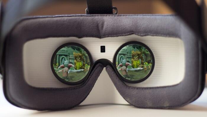 Ini Perbedaan Augmented Reality dan Virtual Reality!