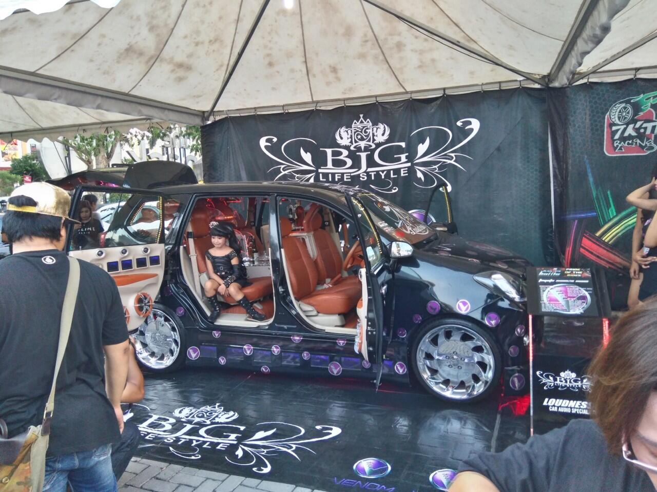 FR BlackAuto Battle Solo : Perang Gengsi Automotif yang Bikin Ngilerrr!..