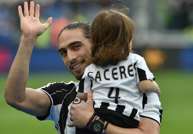 Chelsea Pertimbangkan Angkut Martin Caceres