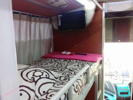 Bus AKAP dengan Tempat Tidur (Pertama di Indonesia)