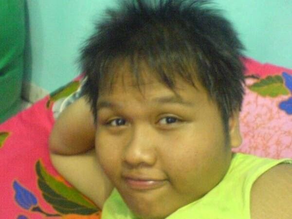 ≈ masa iya gaya rambut loe kalah ma anak Gorila gans ≈