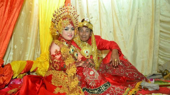 Dua Bulan Nikah, Istri ABG Kakek ini Minta Cerai