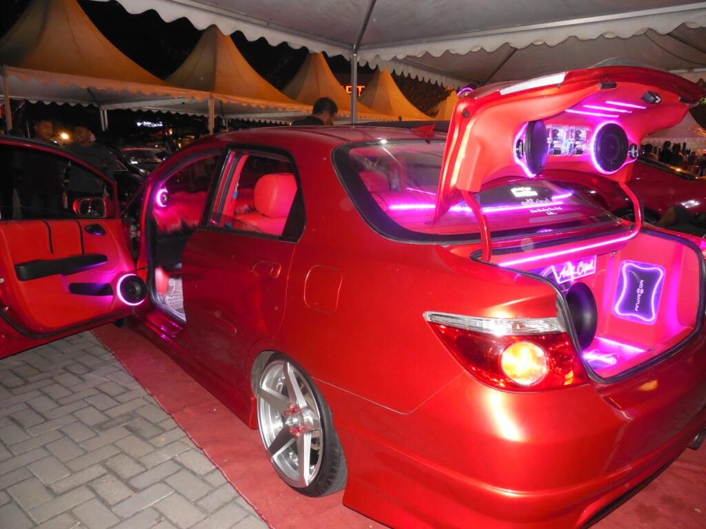 FR BlackAuto Battle Solo : Event Kreasi Otomotif Paling Keren di Indonesia