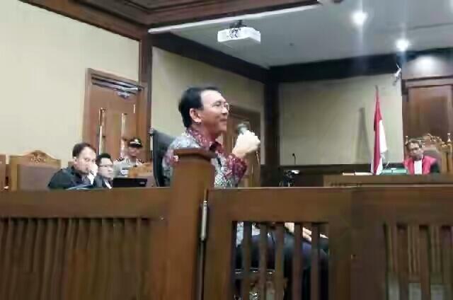 #Ahok: Kalau Saya Tidak Pro Rakyat, Buat Apa Ngasih Tunjangan Kesehatan dan Pendidika