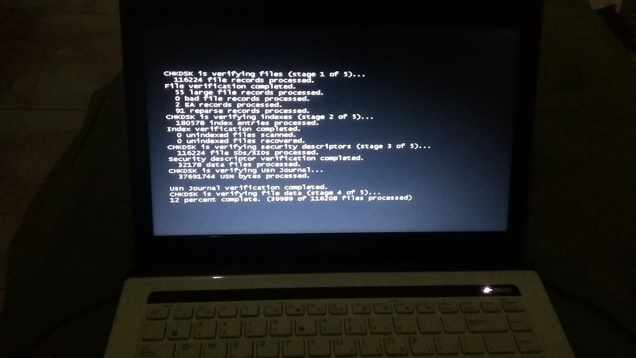mau tanyak gan... masalah laptop gan yang tau komen ya..