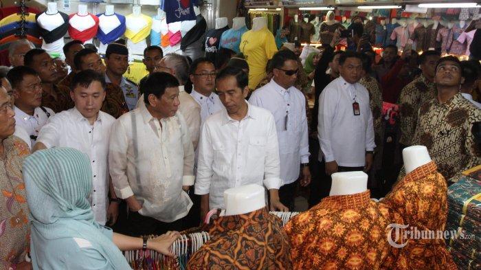 Cara Presiden Duterte Jabat Tangan Tuai Pujian dan 