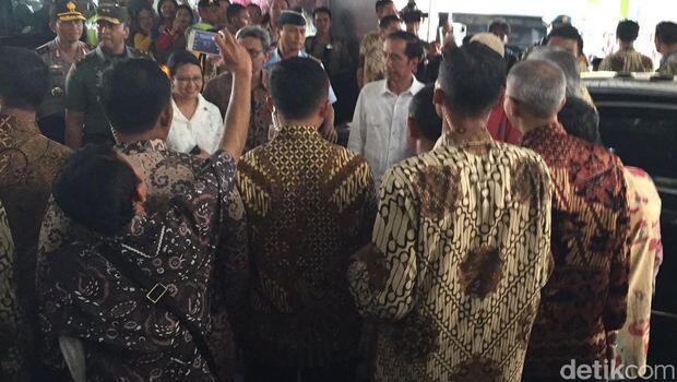 Cerita Pak Yusuf yang Diajak Jokowi Selfie di Tanah Abang Tapi Tak Punya HP