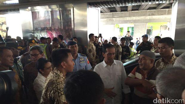 Cerita Pak Yusuf yang Diajak Jokowi Selfie di Tanah Abang Tapi Tak Punya HP