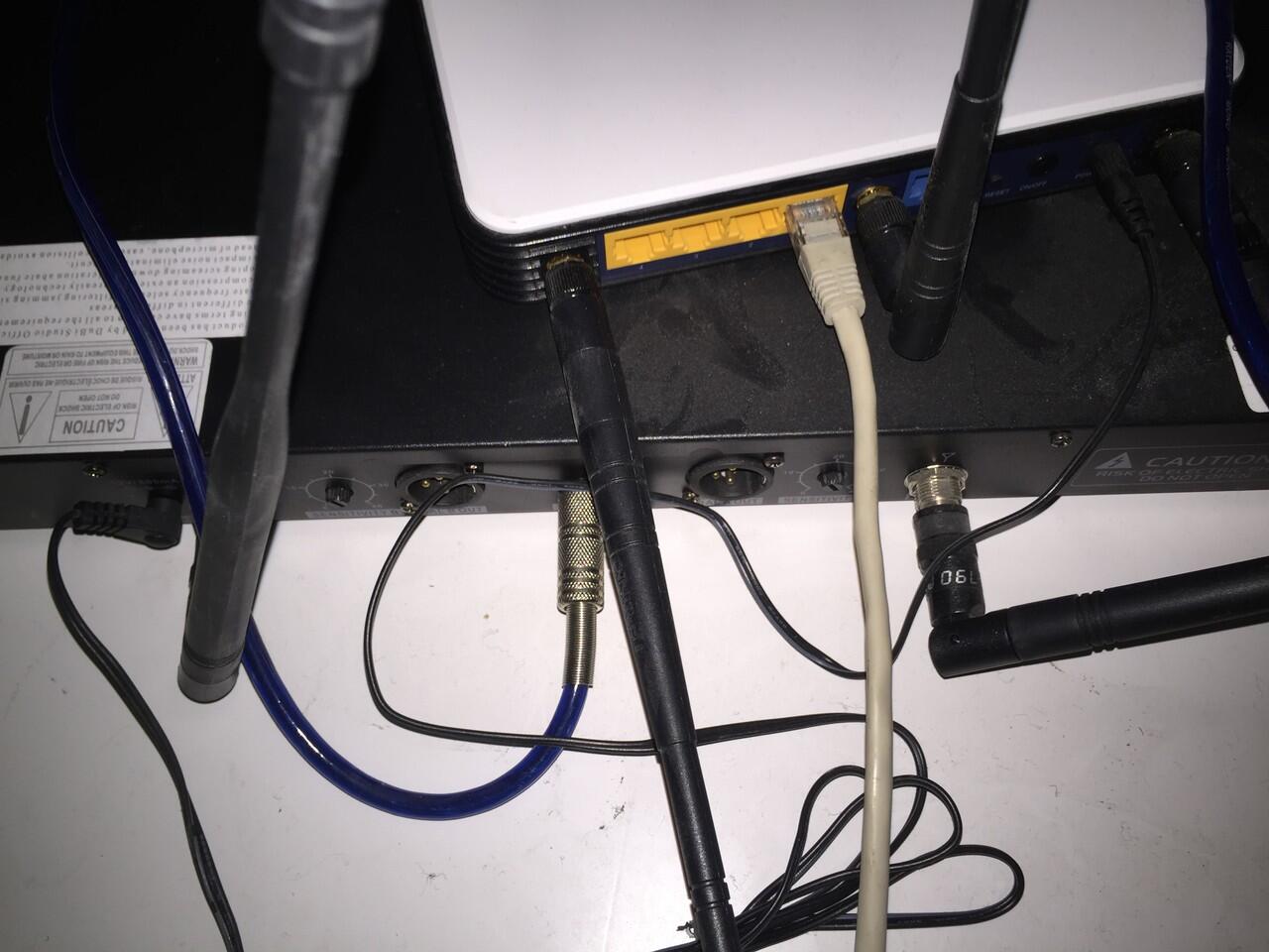 SETTING AUDIO RUANGAN AUDIO VISUAL