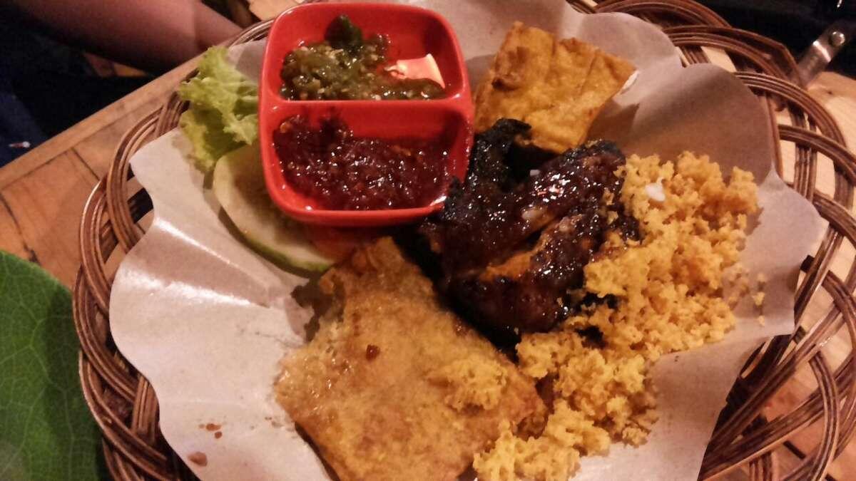 &#91;KOMBAT KULINER&#93; Mencicipi Manisnya Roti Bakar ala ROPISBAK