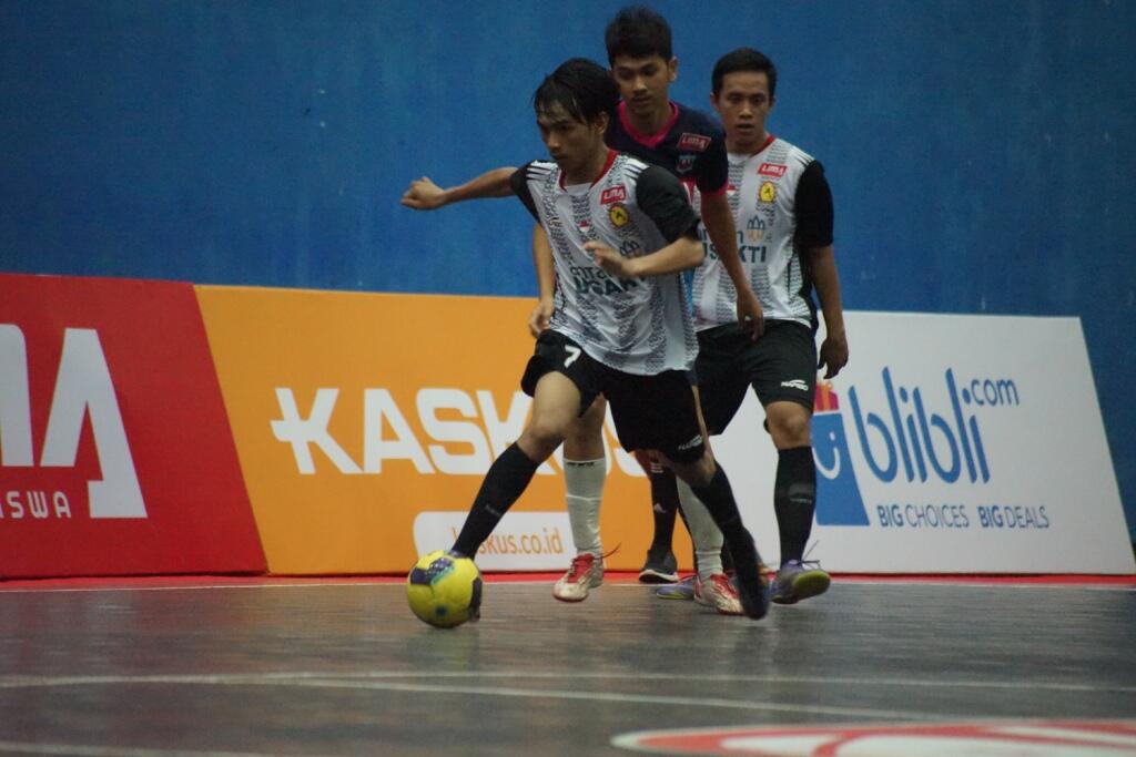 Aksi pemain di ajang LIMA Futsal Greater Jakarta Conference Hari ke-6