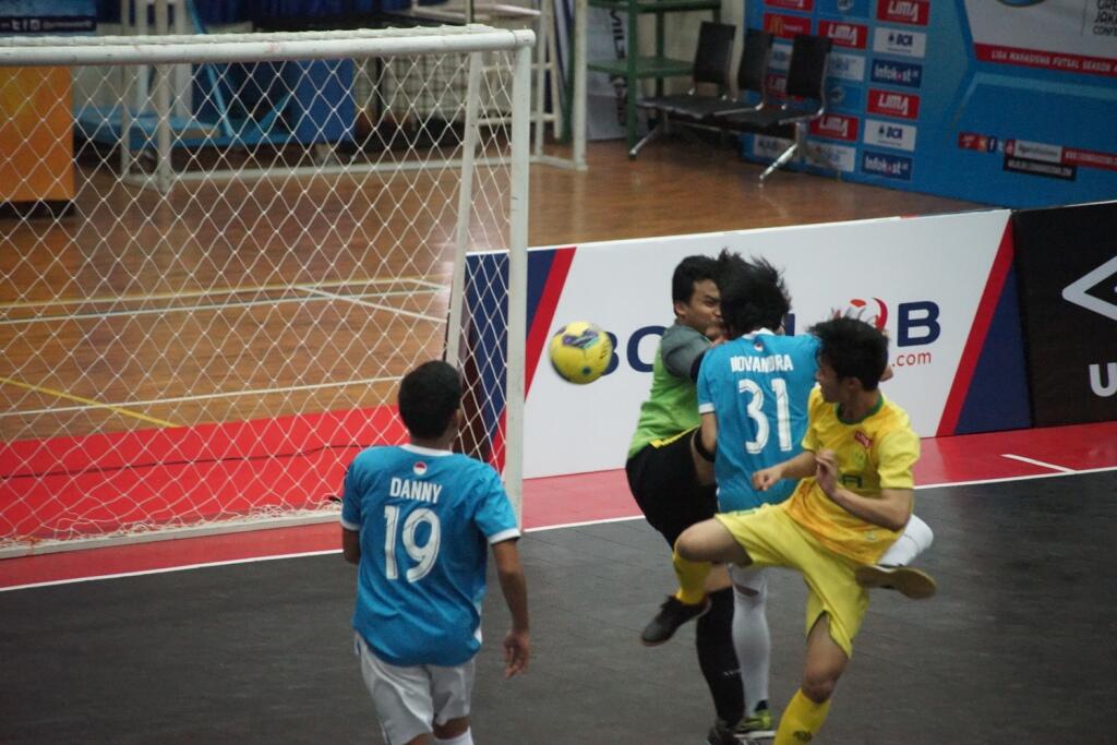 Aksi pemain di ajang LIMA Futsal Greater Jakarta Conference Hari ke-6