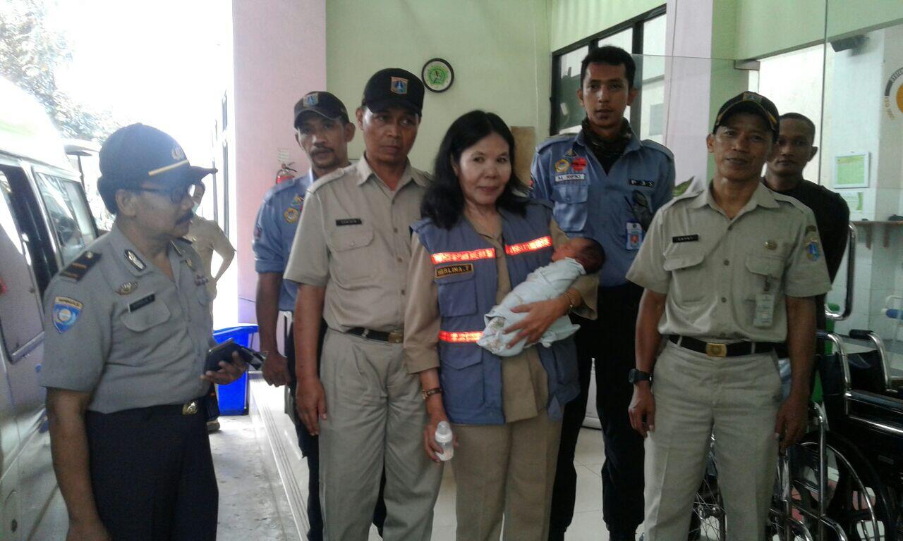 Ditemukan Bayi Berumur Satu Hari, Warga Bukit Duri Geger