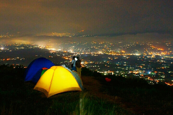 &#91;FR&#93; Jalan-jalan bareng @KasterID - Ngecamp Asik di Bukit Alesano, Bogor