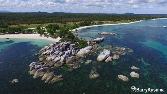 Keindahan Pemandangan Pantai Tanjung Kelayang.