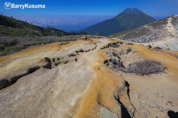 Kawah Ijen, Eksotisme Kawah Asam Terbesar di Dunia.