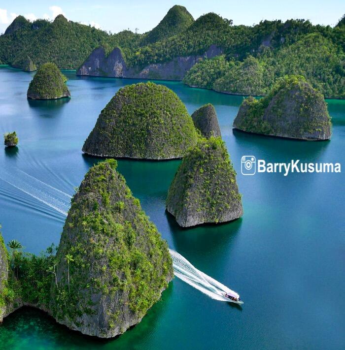 Jangan Mati Dulu Sebelum ke Raja Ampat.