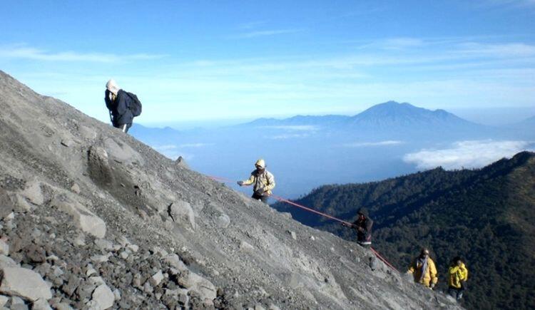 Kronologis Pendaki Meninggal di Mahameru, Semoga Jadi Duka Terakhir di Gunung, Ya!