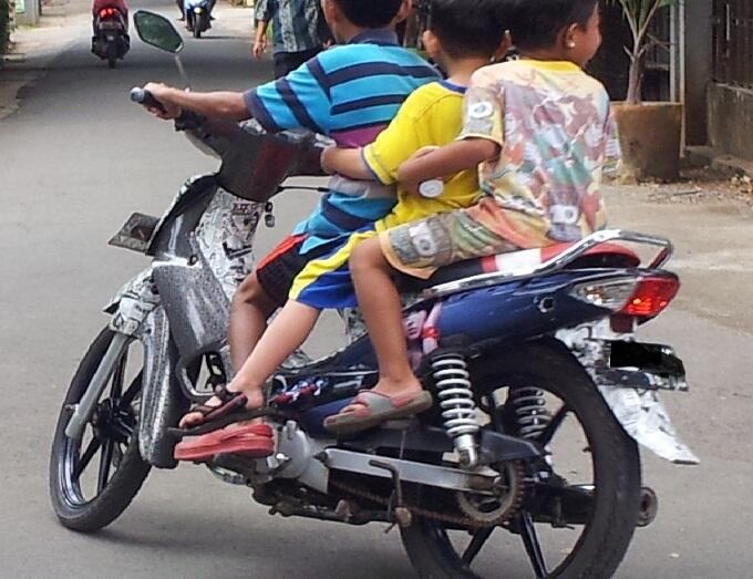 2 Hal Penyebab Anak Bawah Umur Nekat Nyetir Kendaraan