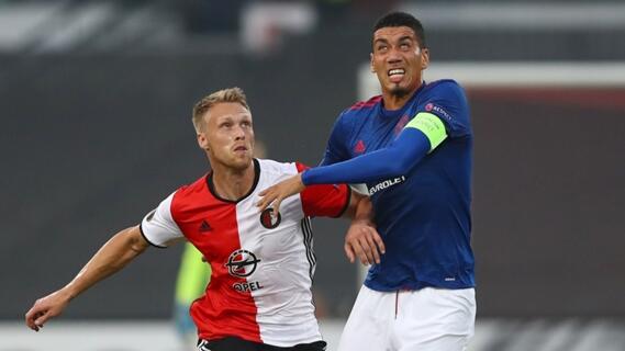 Chris Smalling Enggan Ratapi Kekalahan Dari Feyenoord