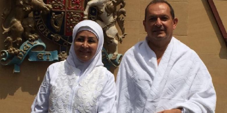 Empat Tahun Setelah Memeluk Islam, Duta Besar Inggris Pimpin Ibadah Haji