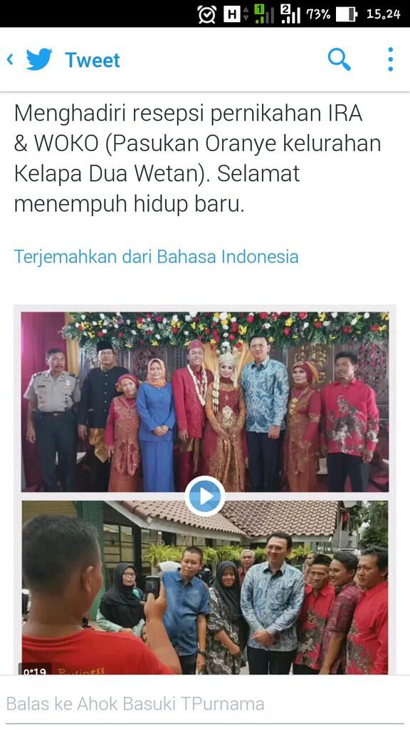 Saat Puluhan Orang Antre untuk Berfoto dengan Ahok