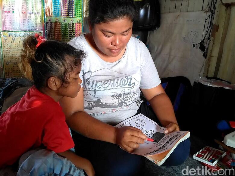 Ahok akan Utus Staf Cek Gubuk Reyot Bocah Songa di Plumpang