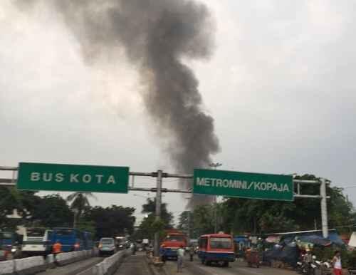Pasar Poncol Senen Terbakar, 27 Damkar Dikerahkan