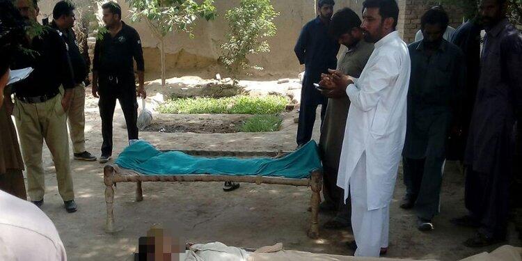 Ah~Uh Ahh~Uhh , Sama SLINGKUHAN DiBelakang Rumah. Langsung DiHukum Gantung!! :takut