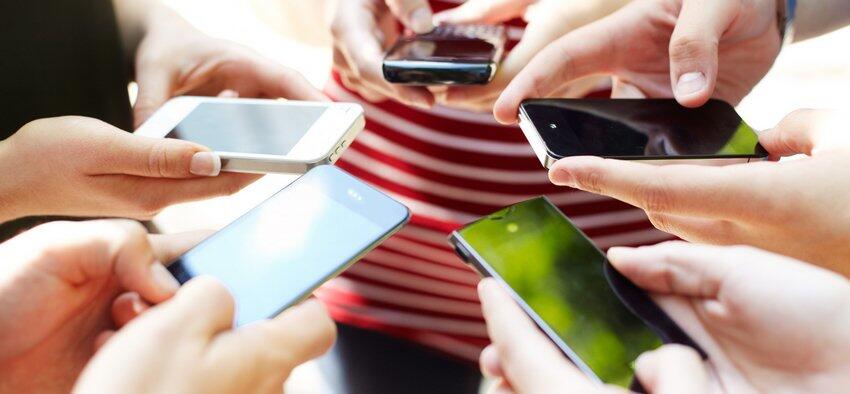 7 Kebiasaan Sepele yang Gak Sadar Ternyata Bikin Smartphone Cepat Rusak