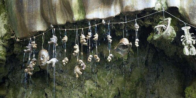 5 Tempat aneh dunia yang 'melawan' hukum alam, Indonesia termasuk!