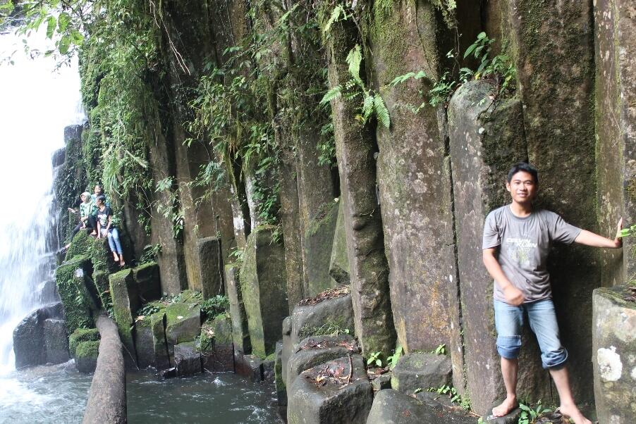 Kecantikan Indonesia yang tersembunyi &#91;Batu Betiang&#93;