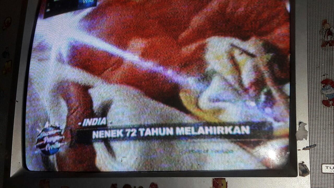 NENEK NENEK MELAHIRKAN BAYI DIUMUR 72 TAHUN . GEGER !!!