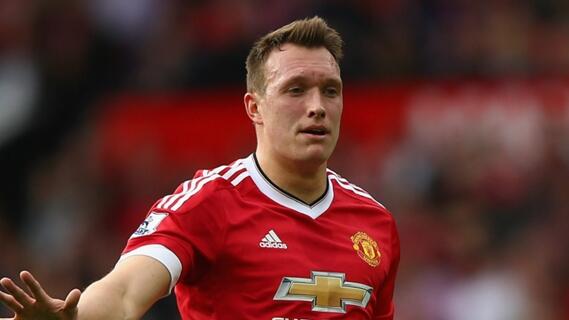 Arsenal & Liverpool Berebut Phil Jones