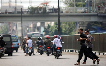 5 Tipe Orang yang Suka Nyebrang Jalan 