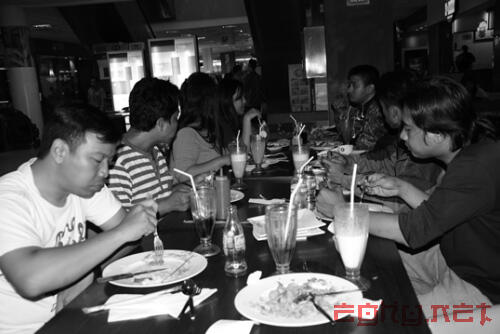 &#91;KOMBAT KULINER&#93; Mulai Lapar? Mari Kita Makan