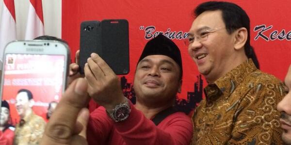 Kader PDI-P Berebut untuk Berfoto dan Ucapkan Selamat kepada Ahok