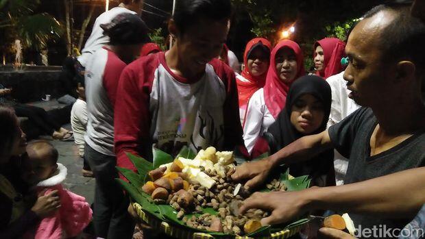 Warga Surabaya Sambut Sukacita Saat Risma Tak Diusung PDIP Maju ke Jakarta