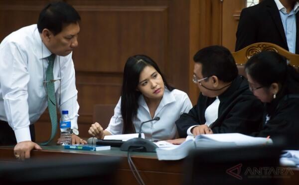 Suka-Duka Pewarta Meliput Puluhan Episode Sidang Jessica