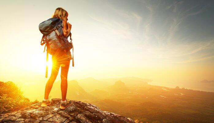 5 Alas Kaki Yang Sering Digunakan Untuk Travelling