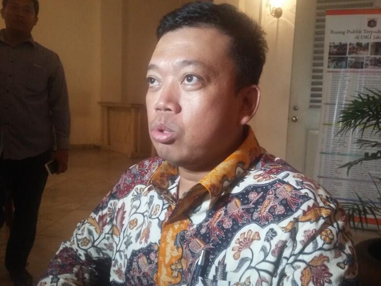 Ahok Bawa Megawati Untuk mendaftarkan Ahok-Djarot Saiful Hidayat ke KPU DKI Jakarta.