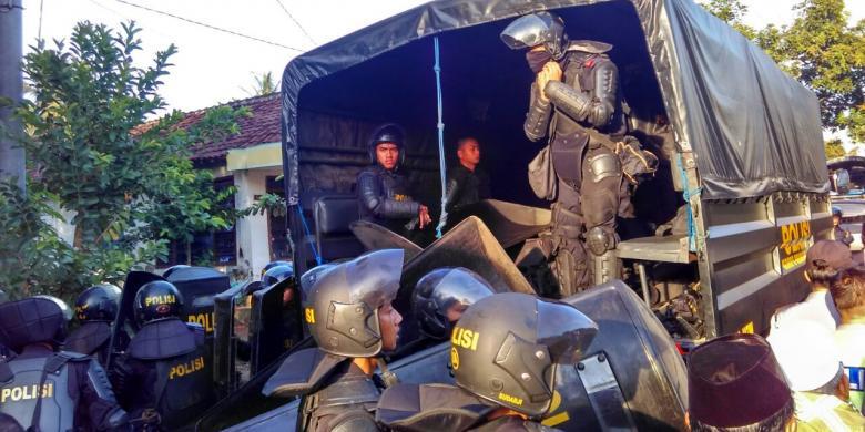 Tangkap Pengasuh Padepokan Dimas Kanjeng, Ribuan Polisi Diterjunkan