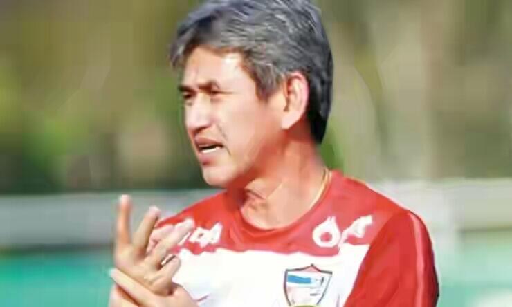Zico sang pahlawan sepakbola gajah putih