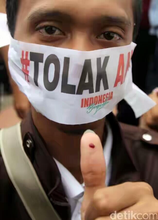 Aksi Cap Jempol Darah Tolak Ahok