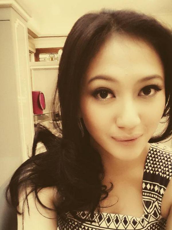 Ternyata Wanita Cantik Ini Adalah Putri Aa Gatot!