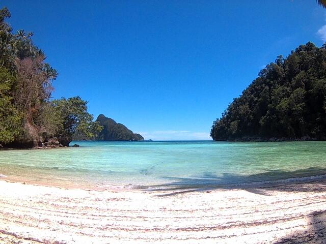 Wisata Pulau Triton, katanya sih lebih bagus dari Raja Ampat