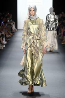 &#91; GATSUONE INFO &#93; Inilah Designer Pertama Dengan Karya Hijab di New York Fashion Week