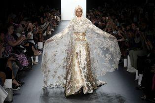 &#91; GATSUONE INFO &#93; Inilah Designer Pertama Dengan Karya Hijab di New York Fashion Week